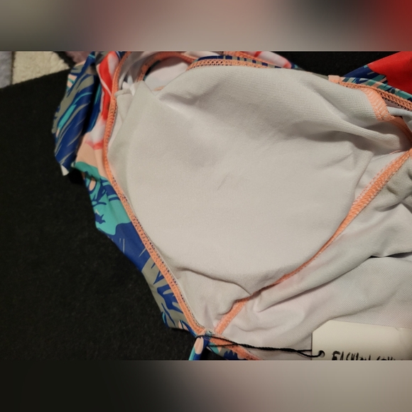 Women's Floral one-piece Swimsuit with ruffled plunging neckline size XL - Picture 12 of 13